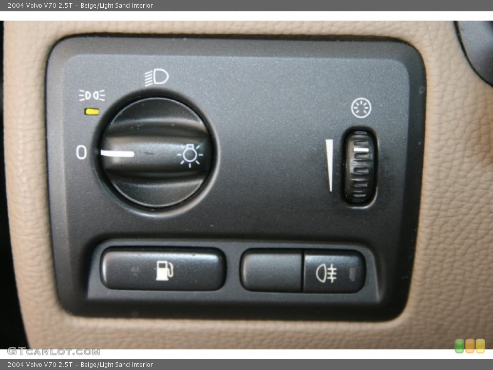 Beige/Light Sand Interior Controls for the 2004 Volvo V70 2.5T #52092851