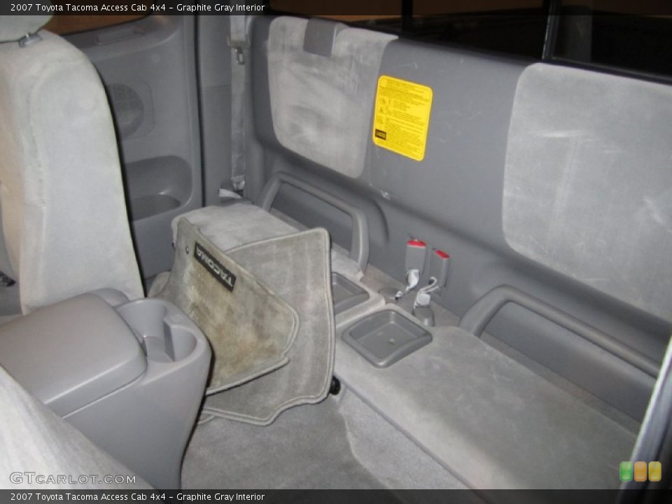 Graphite Gray Interior Photo for the 2007 Toyota Tacoma Access Cab 4x4 #52096628