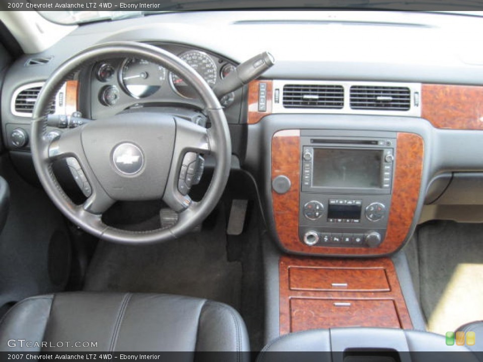 Ebony Interior Dashboard for the 2007 Chevrolet Avalanche LTZ 4WD #52100831