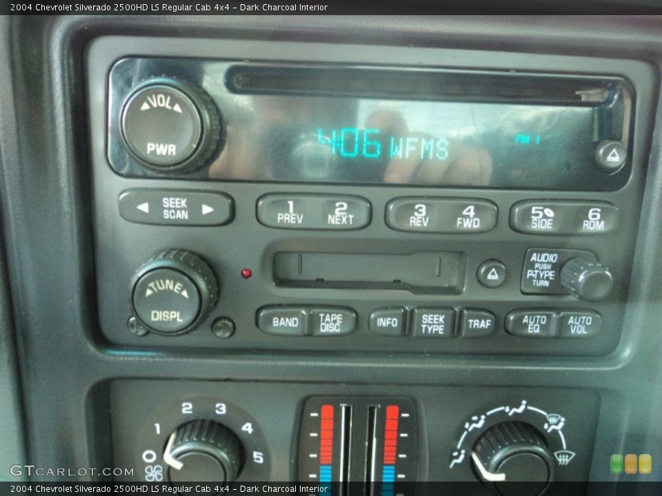 Dark Charcoal Interior Controls for the 2004 Chevrolet Silverado 2500HD LS Regular Cab 4x4 #52108130