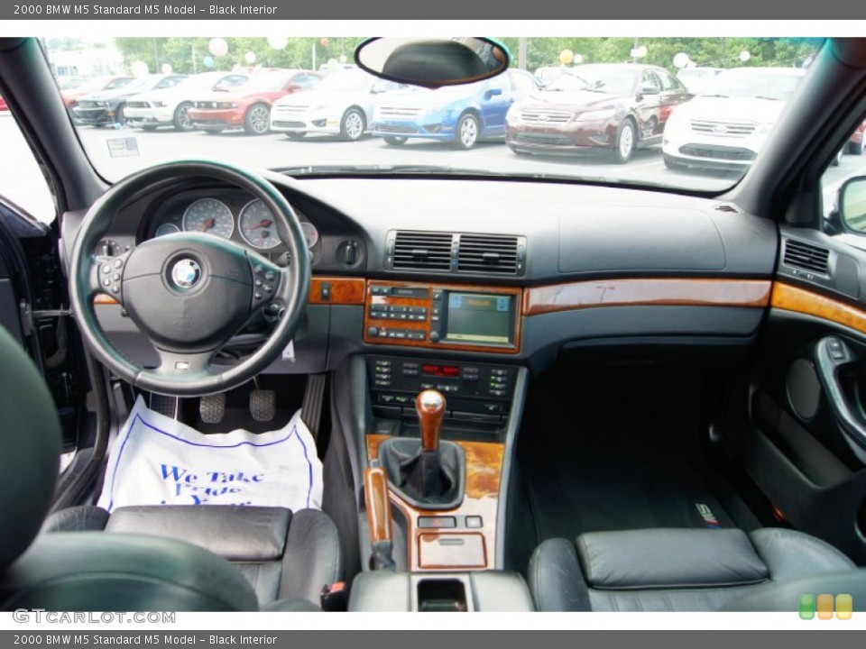 Black Interior Dashboard for the 2000 BMW M5  #52109330