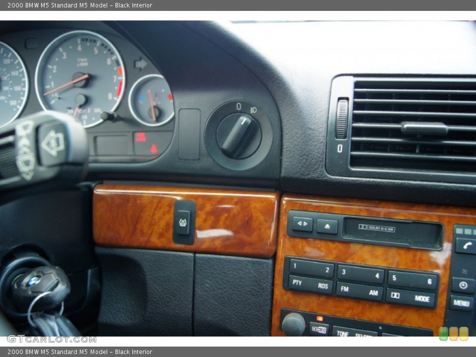 Black Interior Controls for the 2000 BMW M5  #52109417