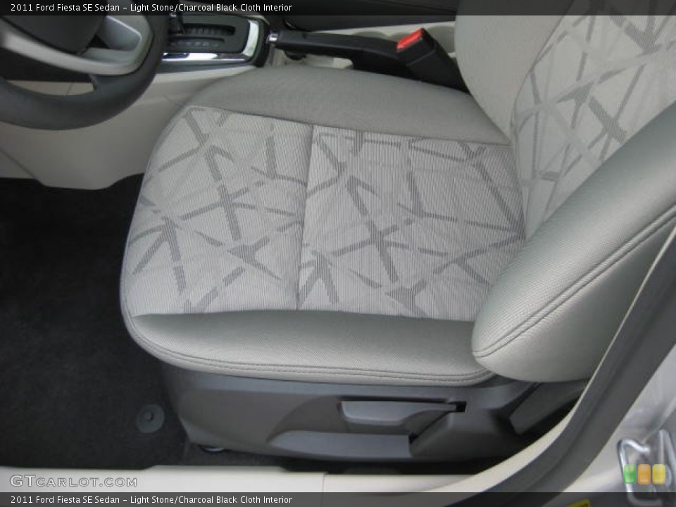 Light Stone/Charcoal Black Cloth Interior Photo for the 2011 Ford Fiesta SE Sedan #52113883