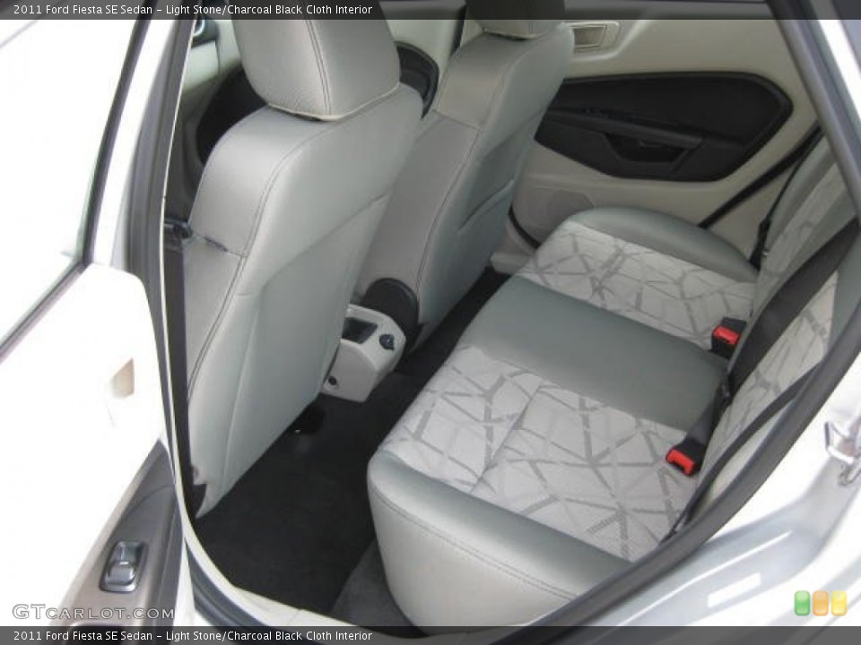 Light Stone/Charcoal Black Cloth Interior Photo for the 2011 Ford Fiesta SE Sedan #52113907
