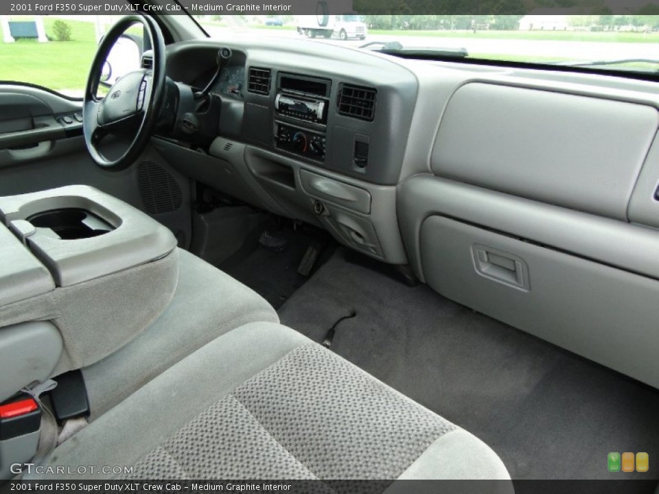 Medium Graphite Interior Photo for the 2001 Ford F350 Super Duty XLT Crew Cab #52119163