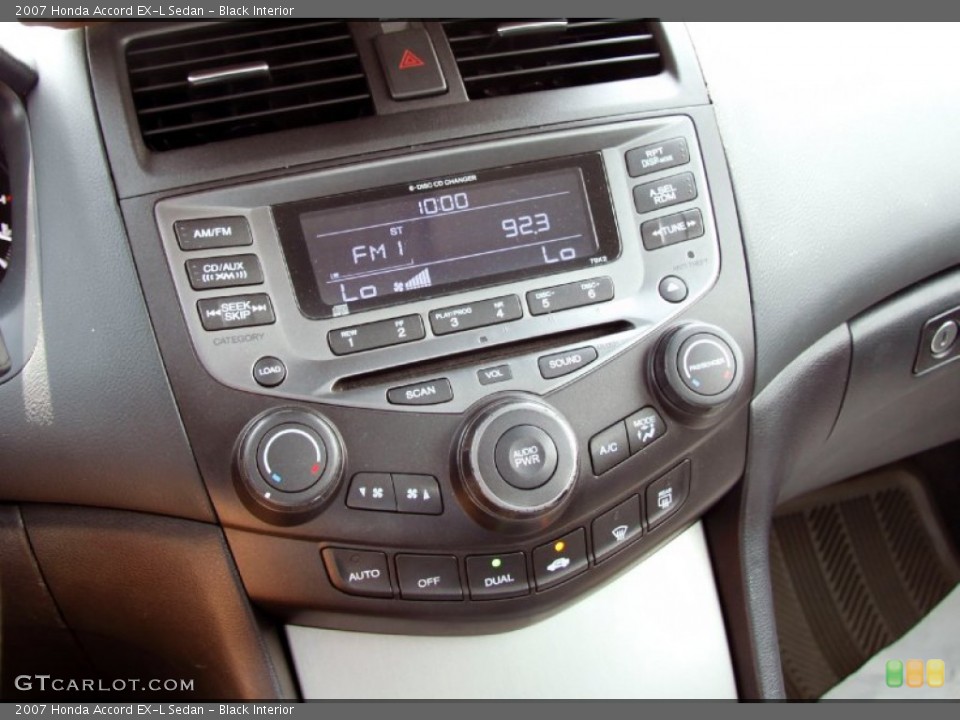 Black Interior Controls for the 2007 Honda Accord EX-L Sedan #52124032