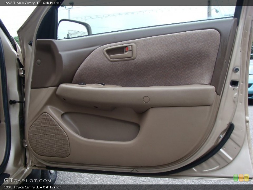 Oak Interior Door Panel for the 1998 Toyota Camry LE #52131658