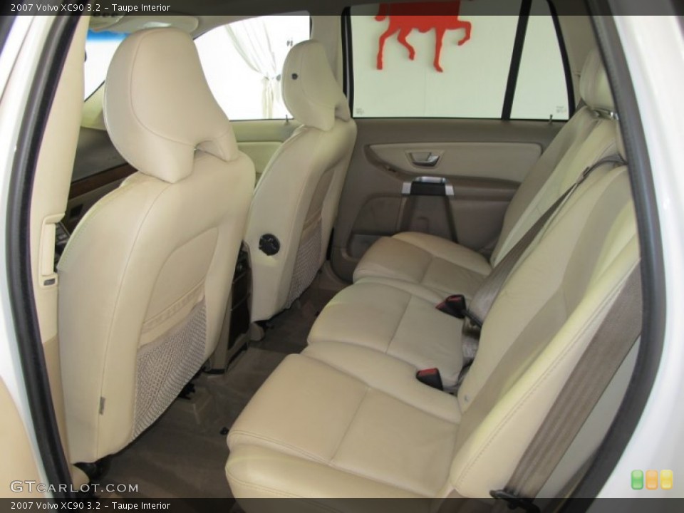 Taupe Interior Photo for the 2007 Volvo XC90 3.2 #52132482