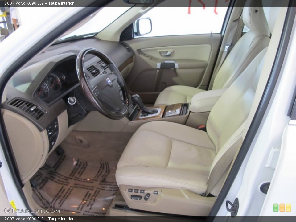 Taupe Interior Photo for the 2007 Volvo XC90 3.2 #52132513