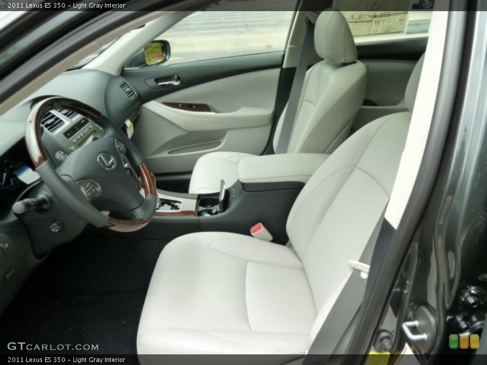 Light Gray Interior Photo for the 2011 Lexus ES 350 #52141573