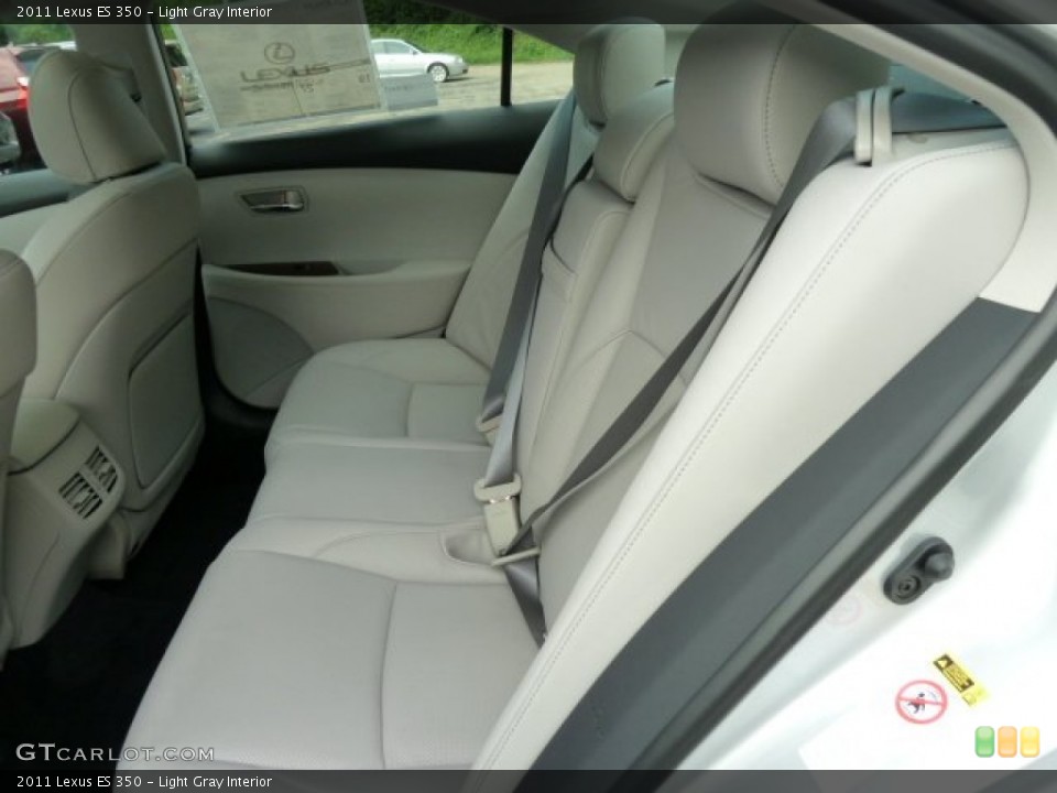 Light Gray Interior Photo for the 2011 Lexus ES 350 #52142164