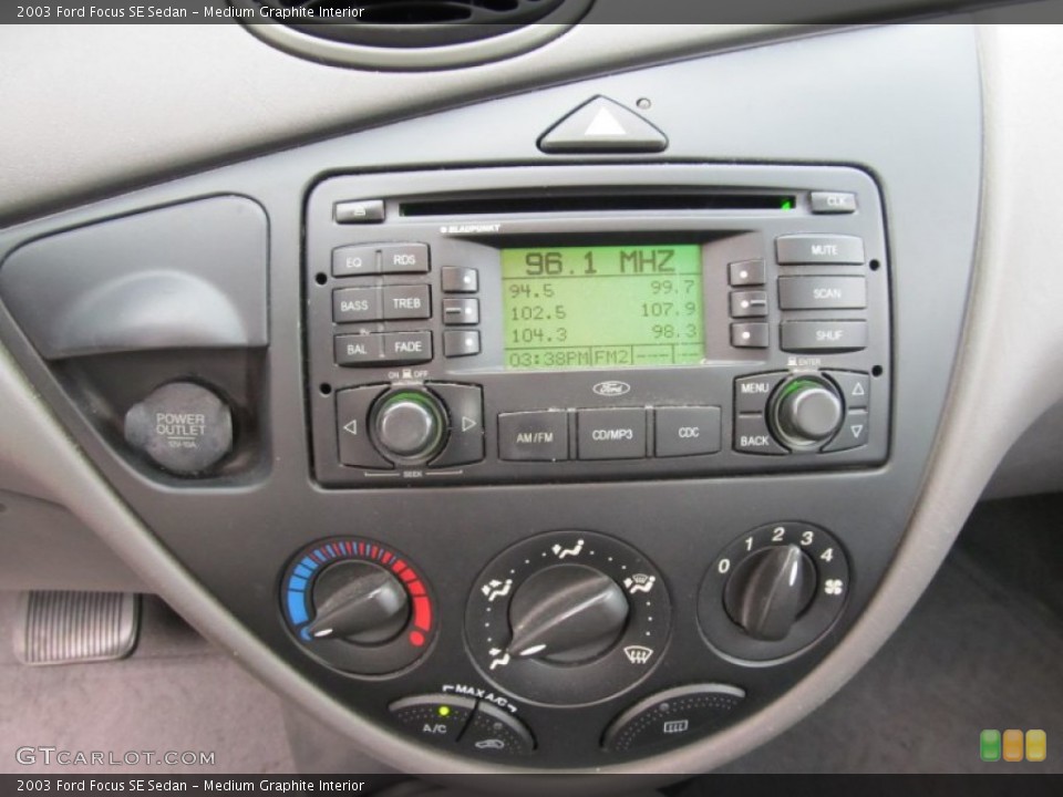 Medium Graphite Interior Controls for the 2003 Ford Focus SE Sedan #52142755
