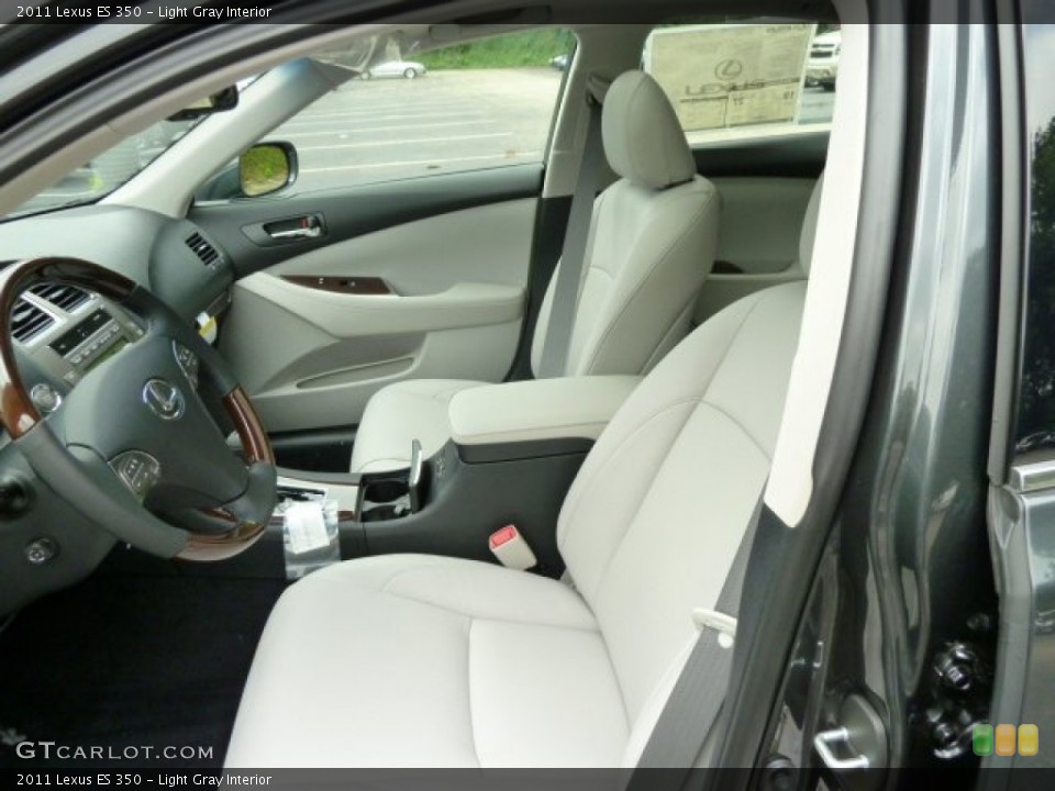 Light Gray Interior Photo for the 2011 Lexus ES 350 #52144273