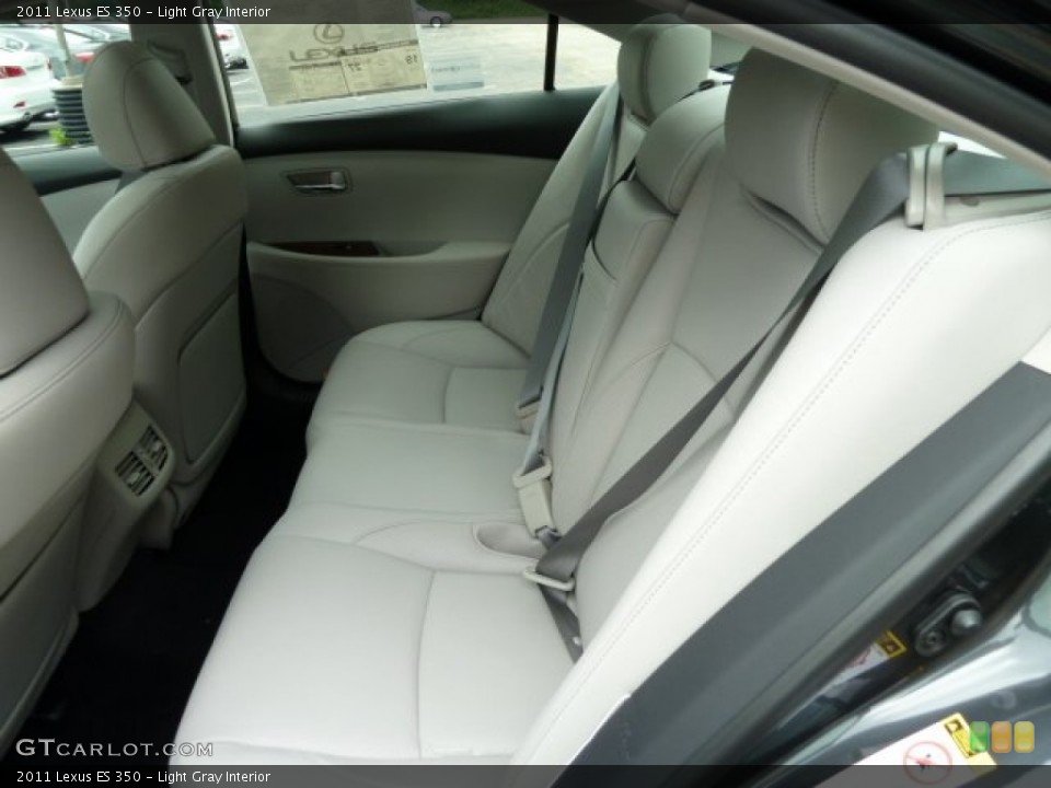 Light Gray Interior Photo for the 2011 Lexus ES 350 #52144285