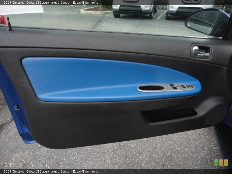 Ebony/Blue Interior Door Panel for the 2005 Chevrolet Cobalt SS Supercharged Coupe #52146274