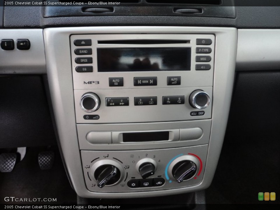 Ebony/Blue Interior Controls for the 2005 Chevrolet Cobalt SS Supercharged Coupe #52146313