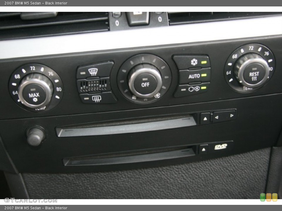 Black Interior Controls for the 2007 BMW M5 Sedan #52156434