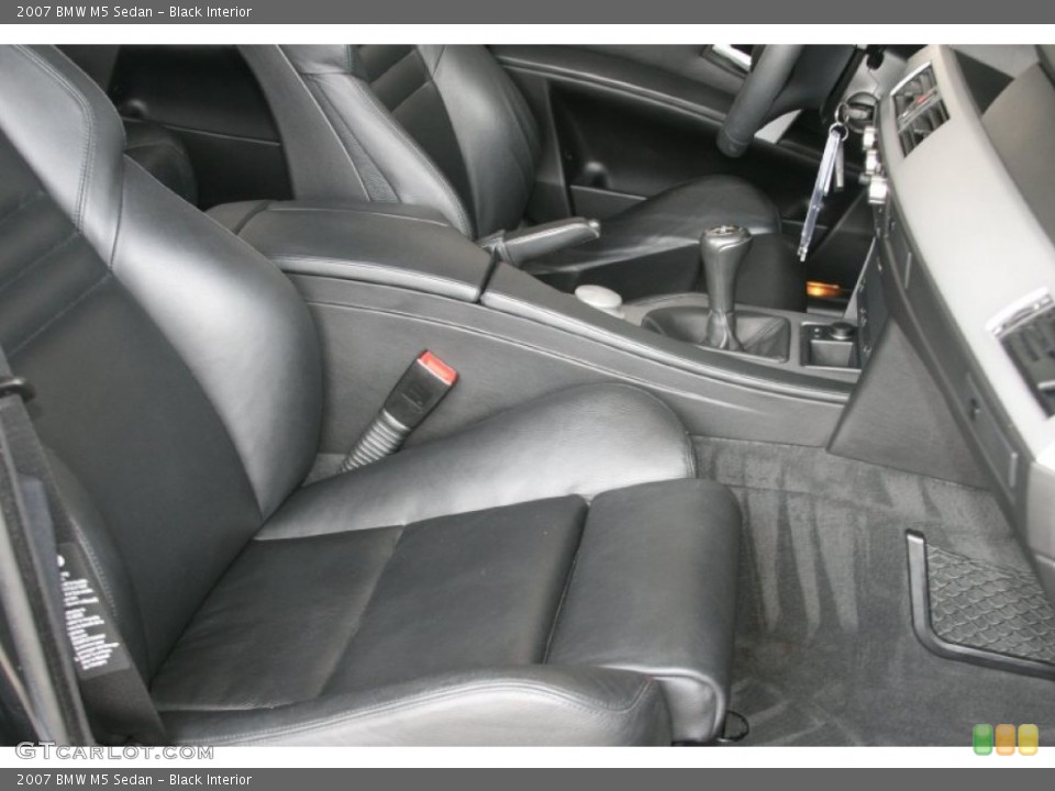 Black Interior Photo for the 2007 BMW M5 Sedan #52156776