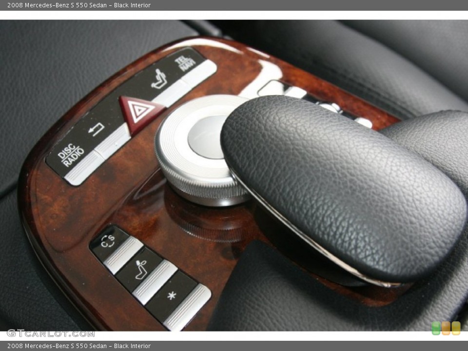 Black Interior Controls for the 2008 Mercedes-Benz S 550 Sedan #52157163
