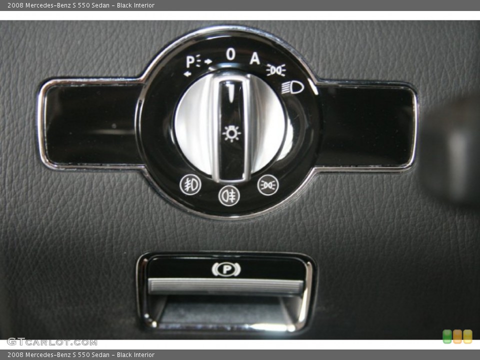 Black Interior Controls for the 2008 Mercedes-Benz S 550 Sedan #52157223