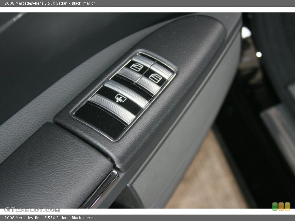 Black Interior Controls for the 2008 Mercedes-Benz S 550 Sedan #52157265