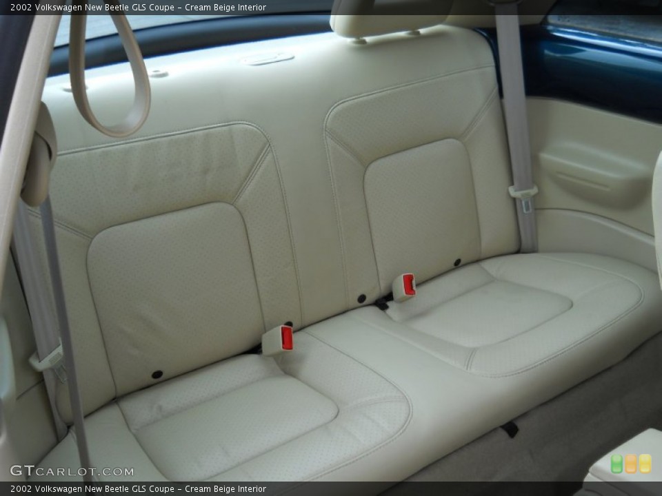 Cream Beige Interior Photo for the 2002 Volkswagen New Beetle GLS Coupe #52163569