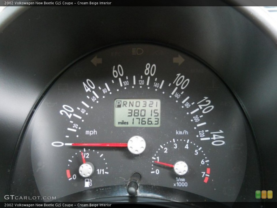 Cream Beige Interior Gauges for the 2002 Volkswagen New Beetle GLS Coupe #52163779