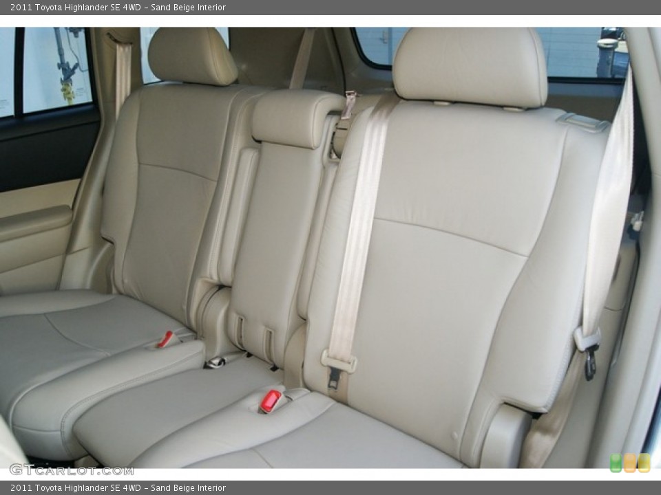 Sand Beige Interior Photo for the 2011 Toyota Highlander SE 4WD #52167601