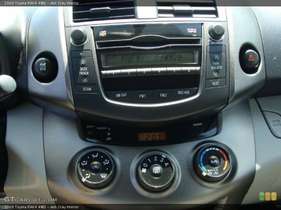 Ash Gray Interior Controls for the 2009 Toyota RAV4 4WD #52169491