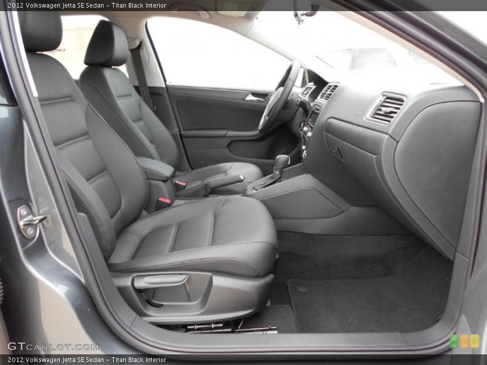 Titan Black Interior Photo for the 2012 Volkswagen Jetta SE Sedan #52178116