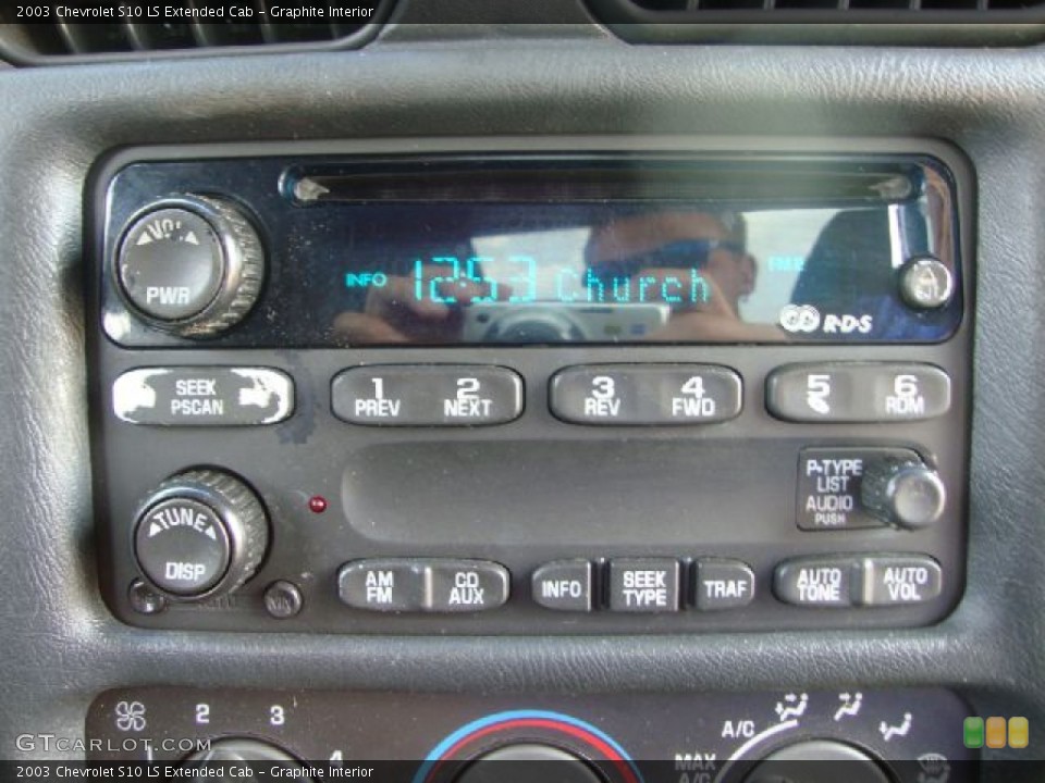 Graphite Interior Controls for the 2003 Chevrolet S10 LS Extended Cab #52178278