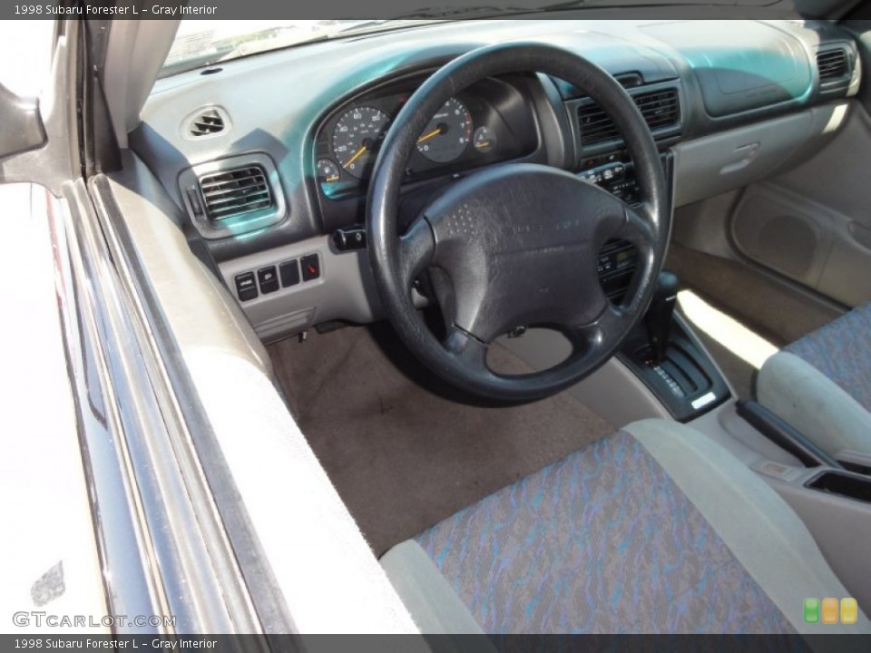 Gray Interior Photo for the 1998 Subaru Forester L #52186102