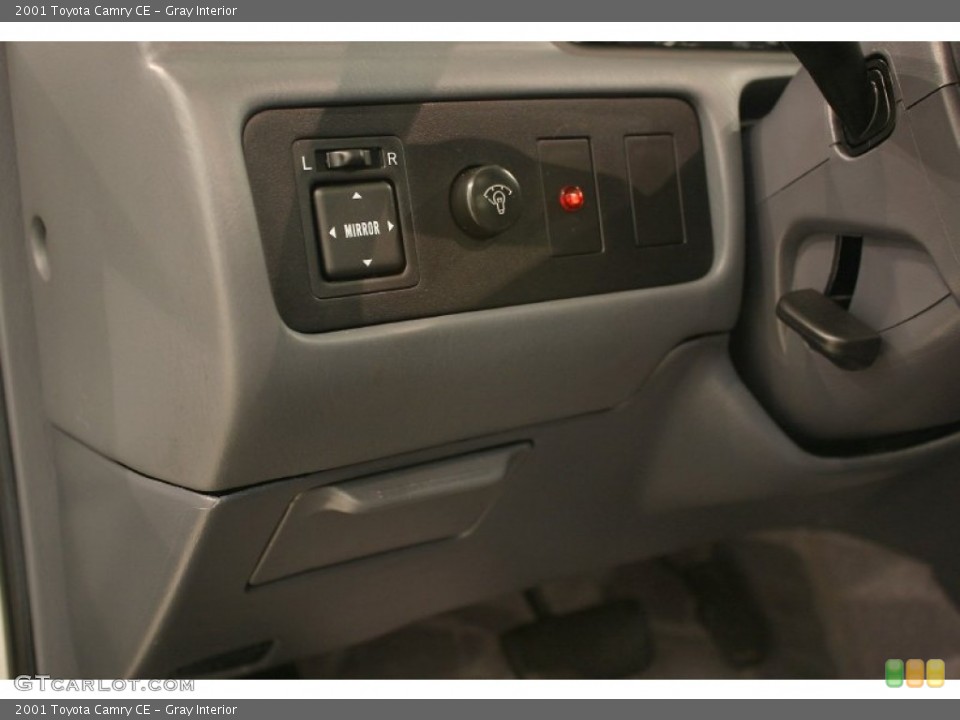 Gray Interior Controls for the 2001 Toyota Camry CE #52191571