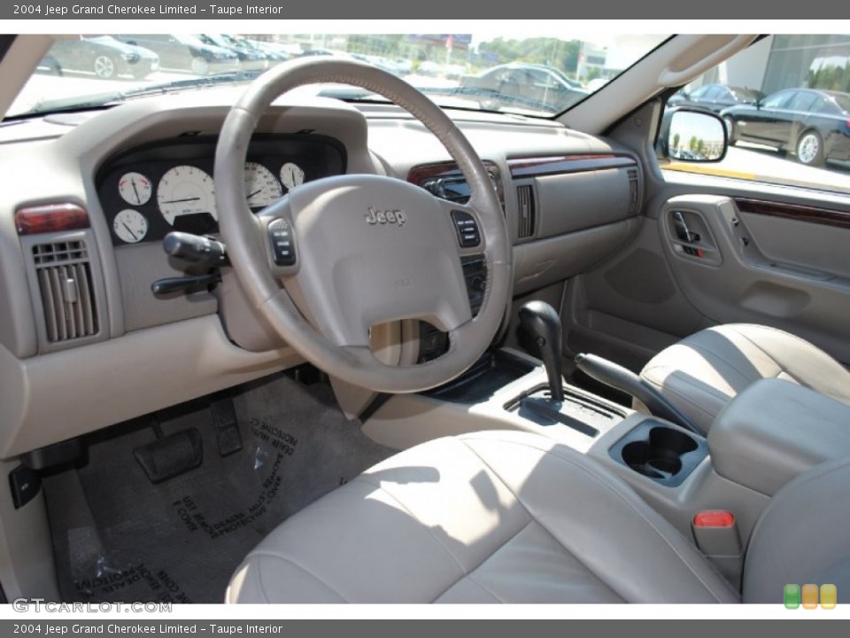 Taupe Interior Photo for the 2004 Jeep Grand Cherokee Limited #52194856