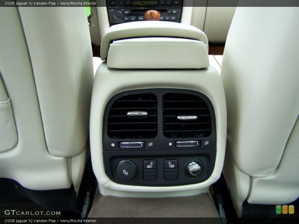 Ivory/Mocha Interior Controls for the 2008 Jaguar XJ Vanden Plas #52195870