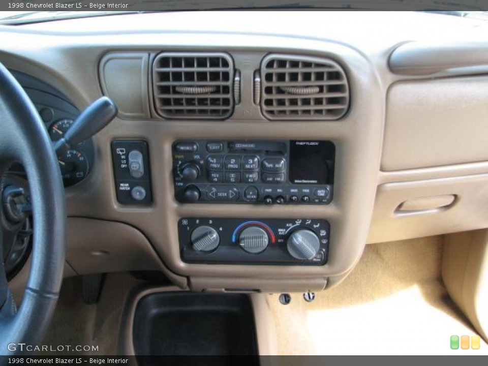 Beige Interior Controls for the 1998 Chevrolet Blazer LS #52202275