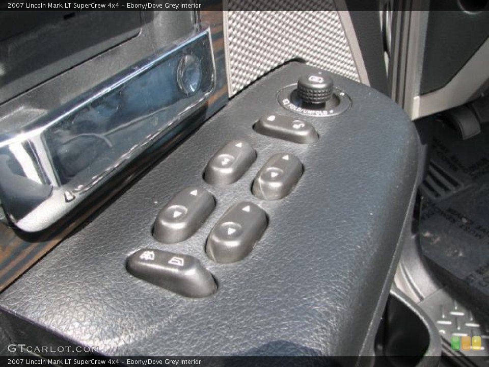 Ebony/Dove Grey Interior Controls for the 2007 Lincoln Mark LT SuperCrew 4x4 #52203793