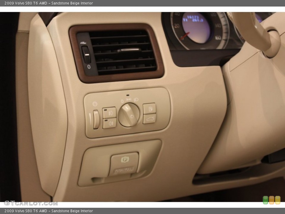 Sandstone Beige Interior Controls for the 2009 Volvo S80 T6 AWD #52205347