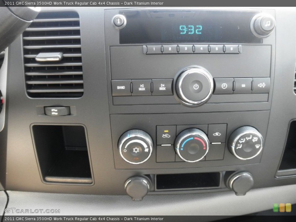 Dark Titanium Interior Controls for the 2011 GMC Sierra 3500HD Work Truck Regular Cab 4x4 Chassis #52208242