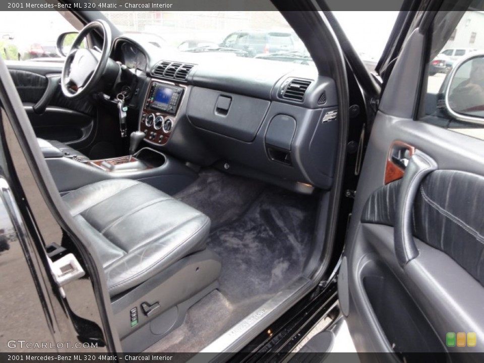 Charcoal Interior Dashboard for the 2001 Mercedes-Benz ML 320 4Matic #52216819