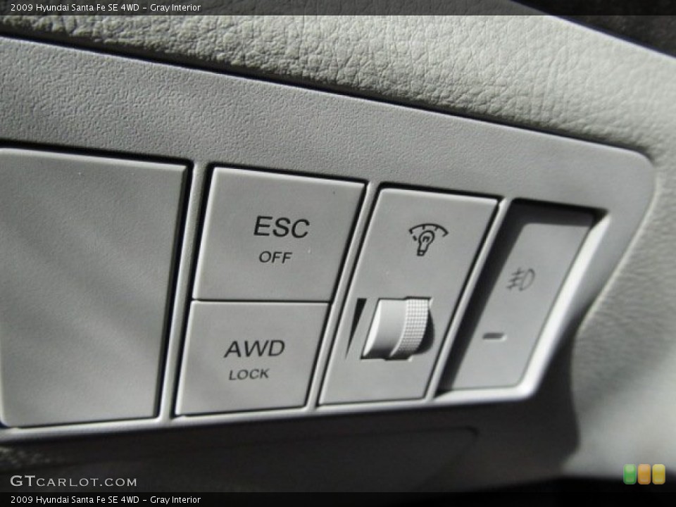 Gray Interior Controls for the 2009 Hyundai Santa Fe SE 4WD #52219576