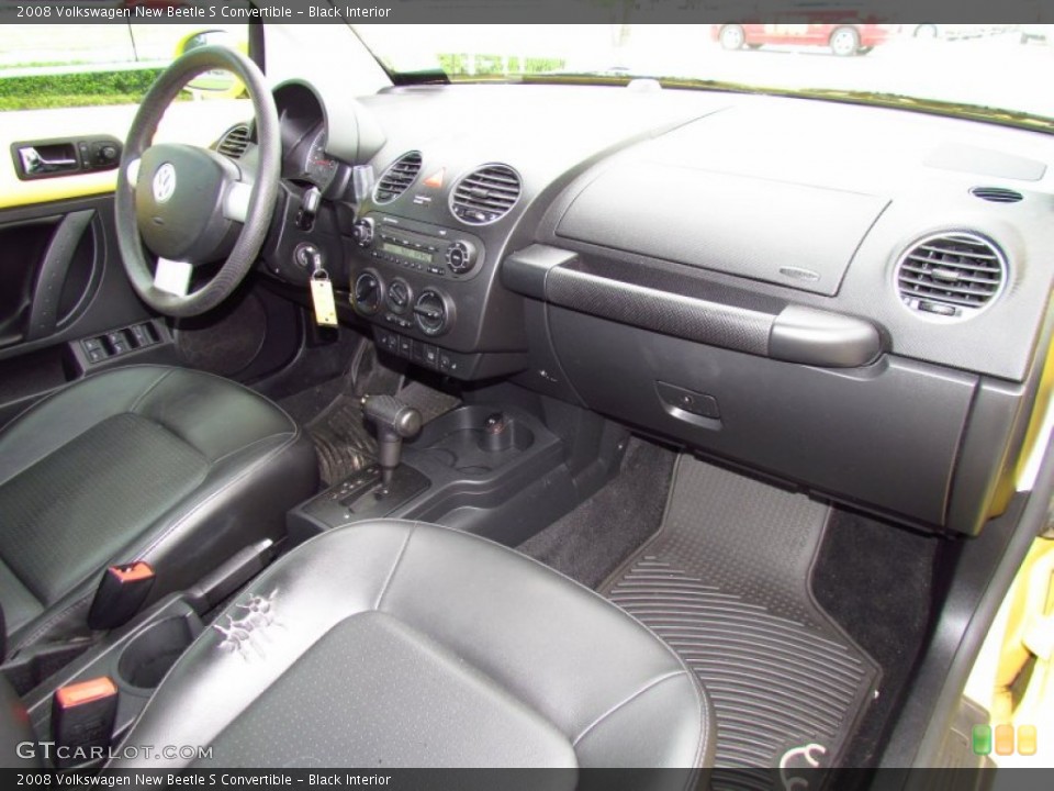 Black Interior Dashboard for the 2008 Volkswagen New Beetle S Convertible #52223869