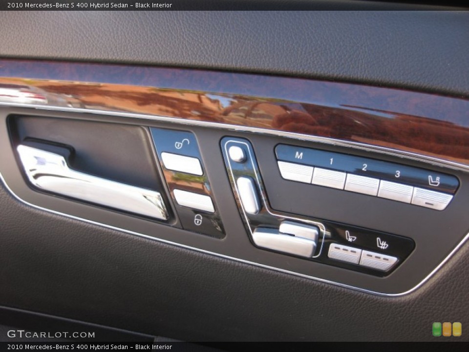 Black Interior Controls for the 2010 Mercedes-Benz S 400 Hybrid Sedan #52224352
