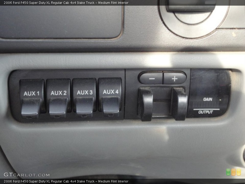Medium Flint Interior Controls for the 2006 Ford F450 Super Duty XL Regular Cab 4x4 Stake Truck #52224480