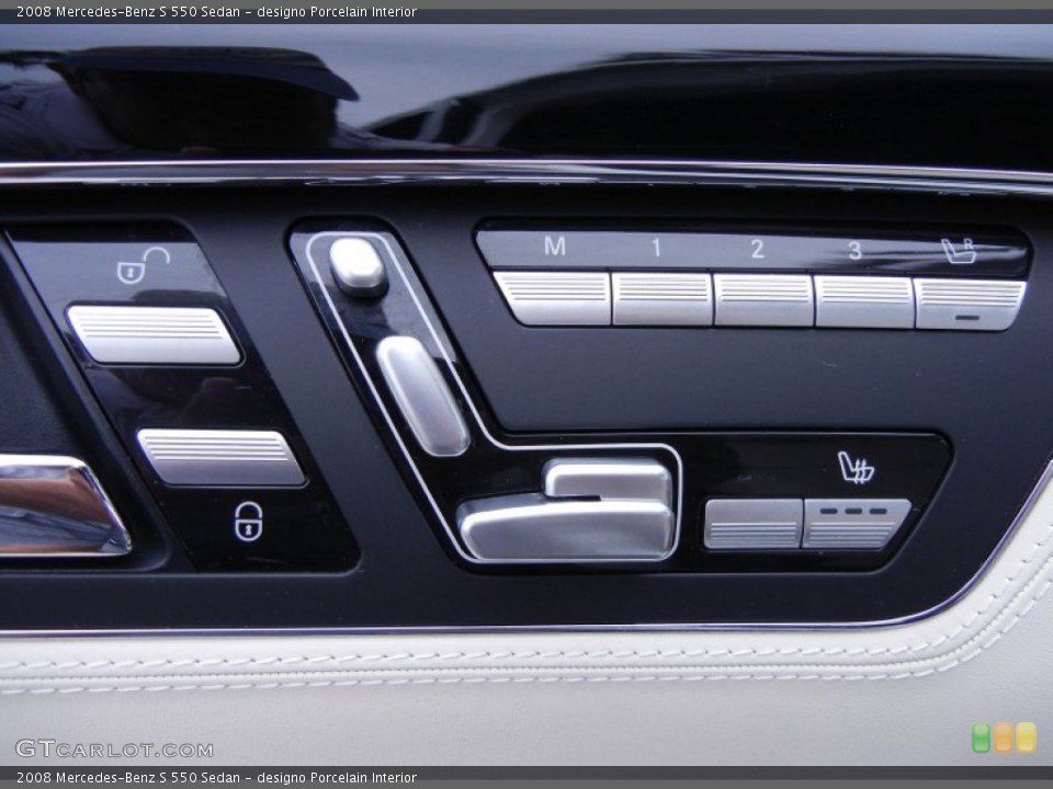 designo Porcelain Interior Controls for the 2008 Mercedes-Benz S 550 Sedan #52224769