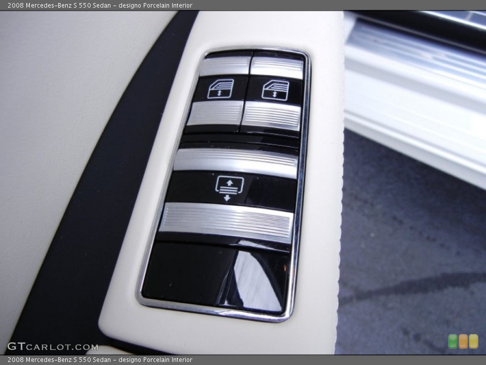 designo Porcelain Interior Controls for the 2008 Mercedes-Benz S 550 Sedan #52224847