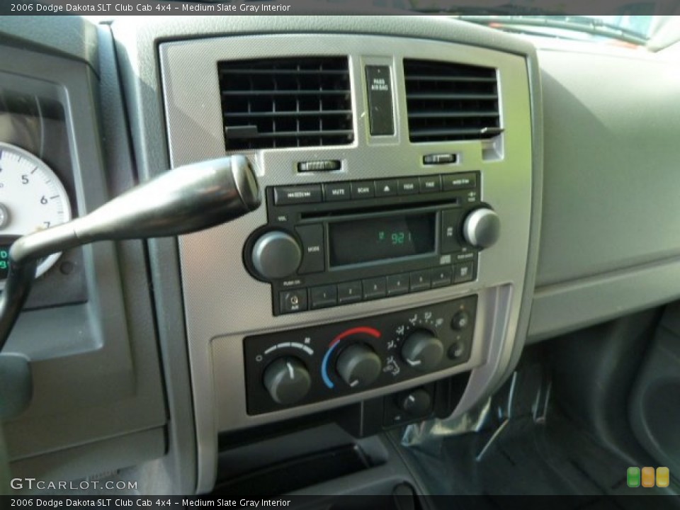 Medium Slate Gray Interior Controls for the 2006 Dodge Dakota SLT Club Cab 4x4 #52227973