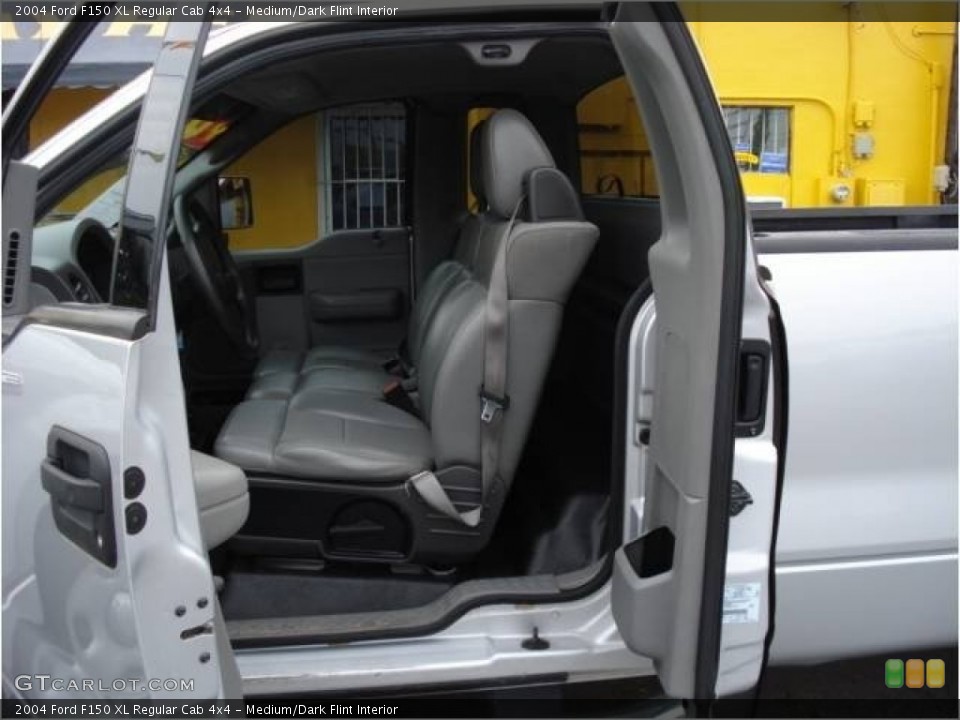 Medium/Dark Flint Interior Photo for the 2004 Ford F150 XL Regular Cab 4x4 #52229947
