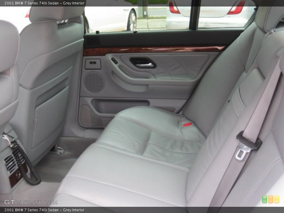Grey Interior Photo for the 2001 BMW 7 Series 740i Sedan #52233343