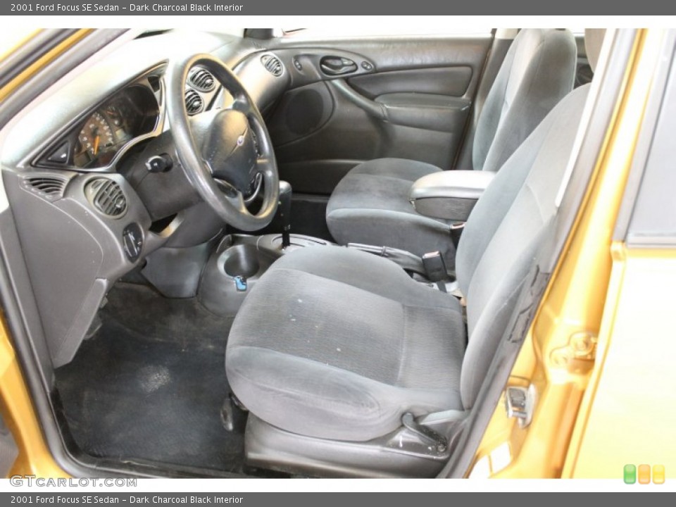 Dark Charcoal Black Interior Photo for the 2001 Ford Focus SE Sedan #52240522